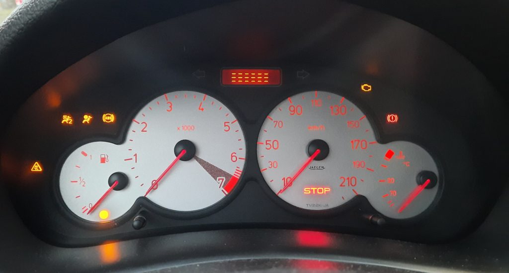 Įspėjamųjų lempučių reikšmės, automobilio prietaisų skydelio simboliai