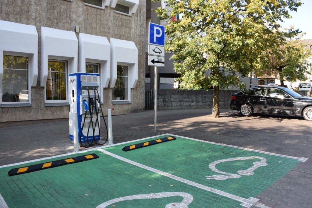 Elektromobilių statymo vietos