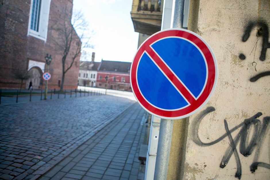 Ket stovėti draudžiama