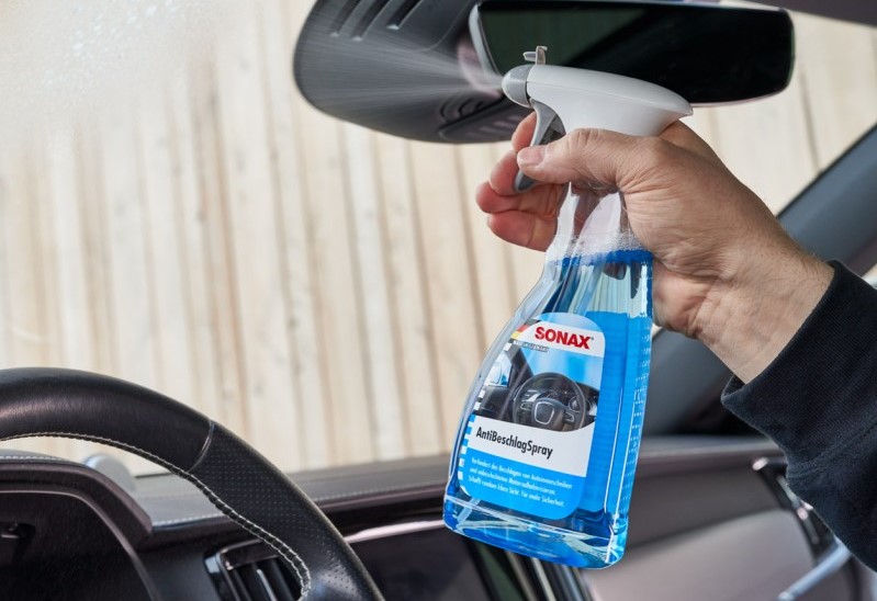 Purvini automobilio langai iš vidinės pusės