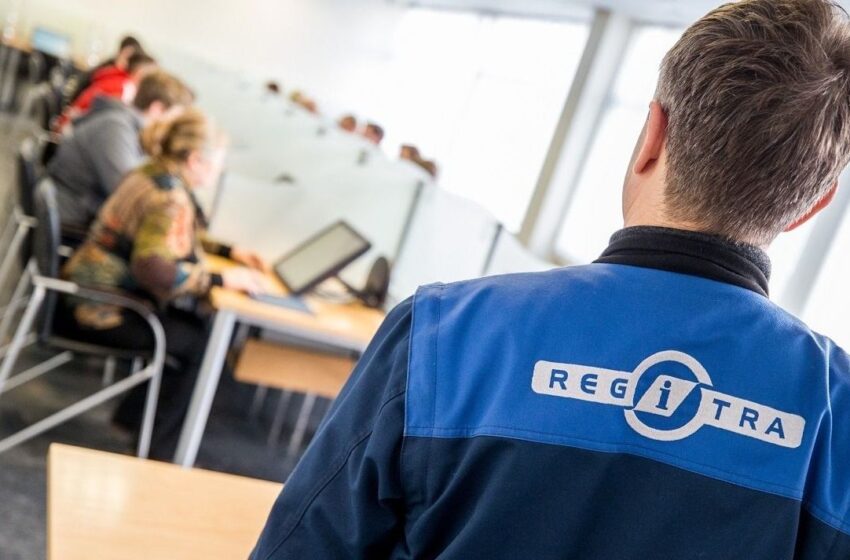 Žinių patikrinimo testas vairavimo egzaminas gali būti laikomas ne anksčiau kaip po metų.