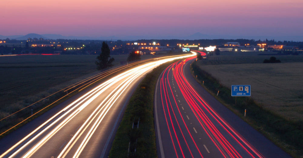 Keičiasi maksimalus leistinas greitis automagistralėse ir greitkeliuose