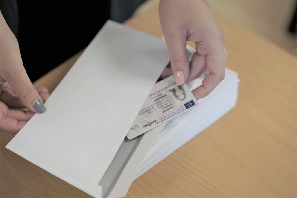 Per kiek laiko galima gauti vairuotojo pažymėjimą?