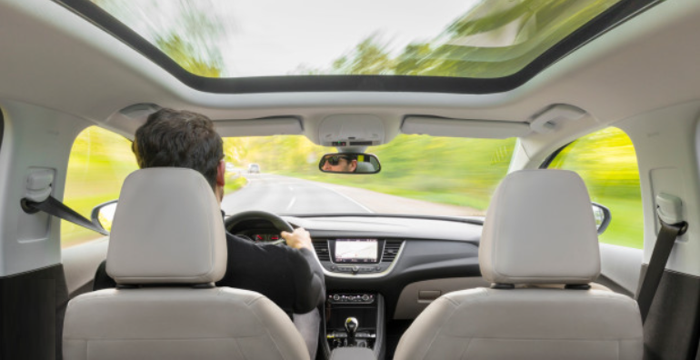 Ką daryti, jei mano pečių linija neatitinka sėdynės atlošo vidurio linijos?