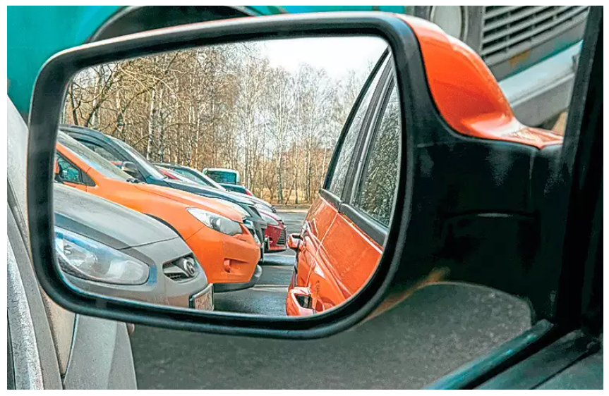 Reikia matyti šalia esančius automobilius