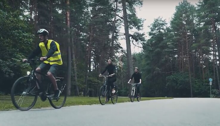 Kaip išvengti avarijų važiuojant dviračiu?