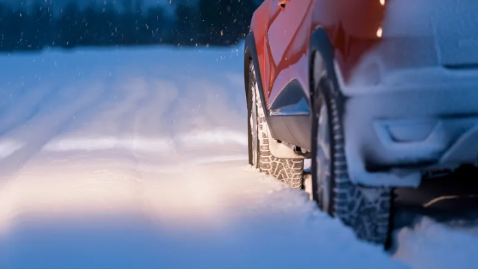 Geresnis sukibimas bus važiuojant tiesiog puriu sniegu